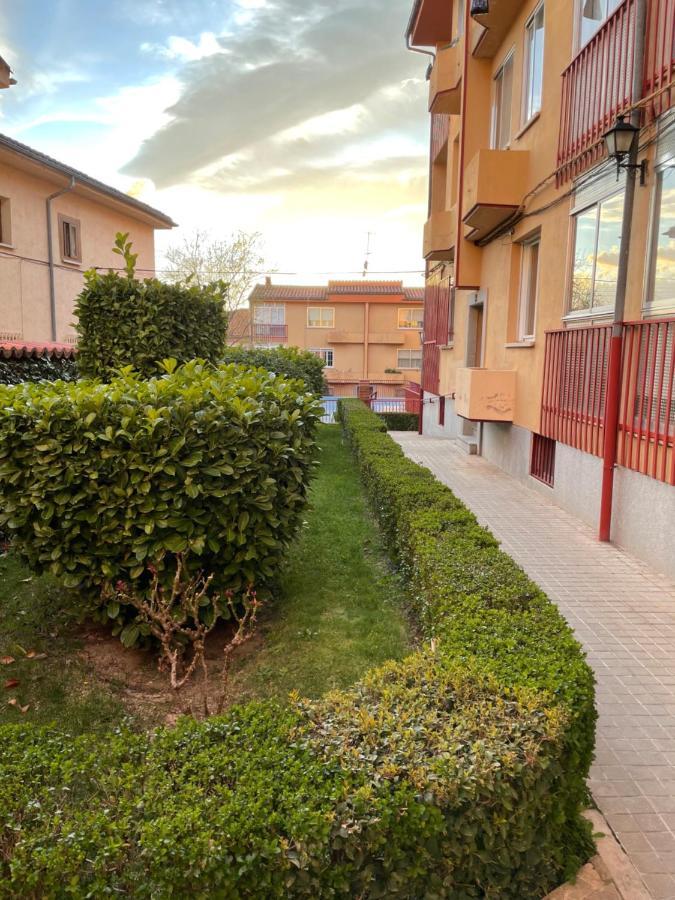 Apartamento Turistico Avila Vut Екстер'єр фото